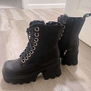 LAMODA TERRAIN BOOT BRAND NEW
